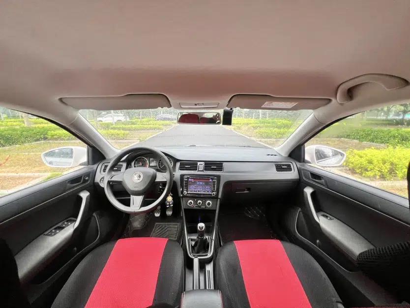 Skoda Rapid Spaceback 2016 Revised Version 1.6L Manual Front-Drive Edition — миниатюра 34