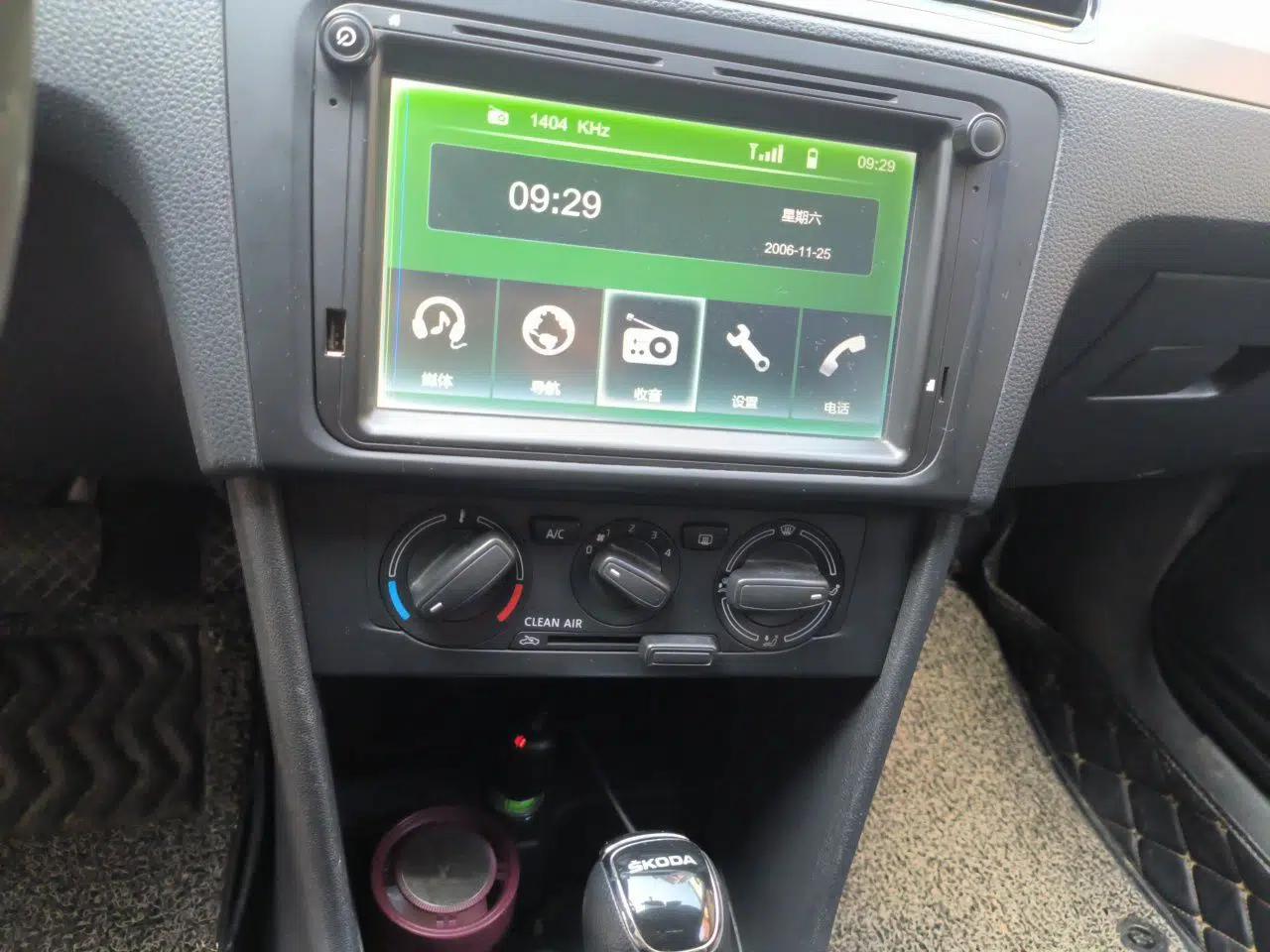 Skoda Rapid Spaceback 2014 1.6L Automatic Enjoyment Edition — миниатюра 13