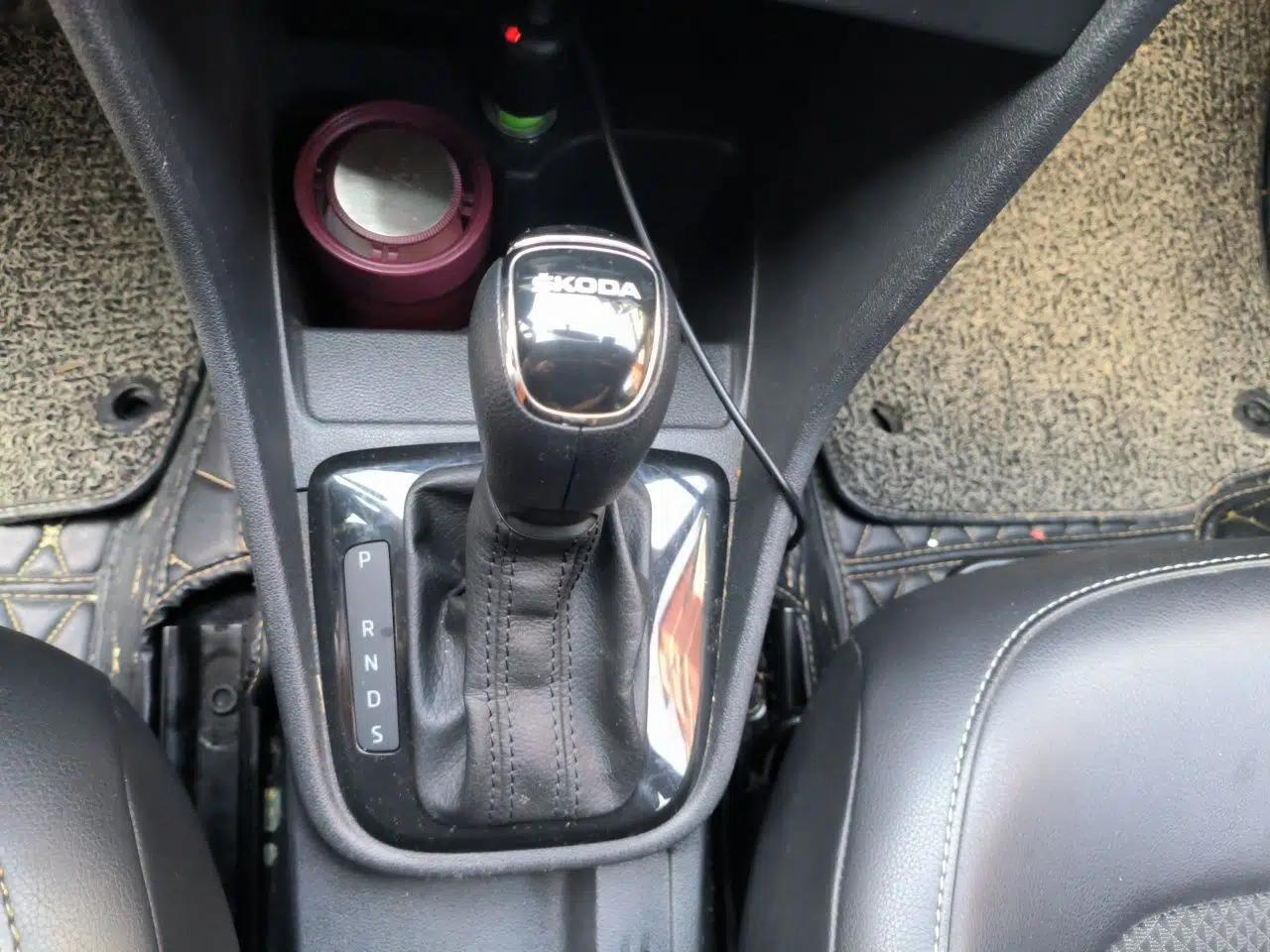 Skoda Rapid Spaceback 2014 1.6L Automatic Enjoyment Edition — миниатюра 14