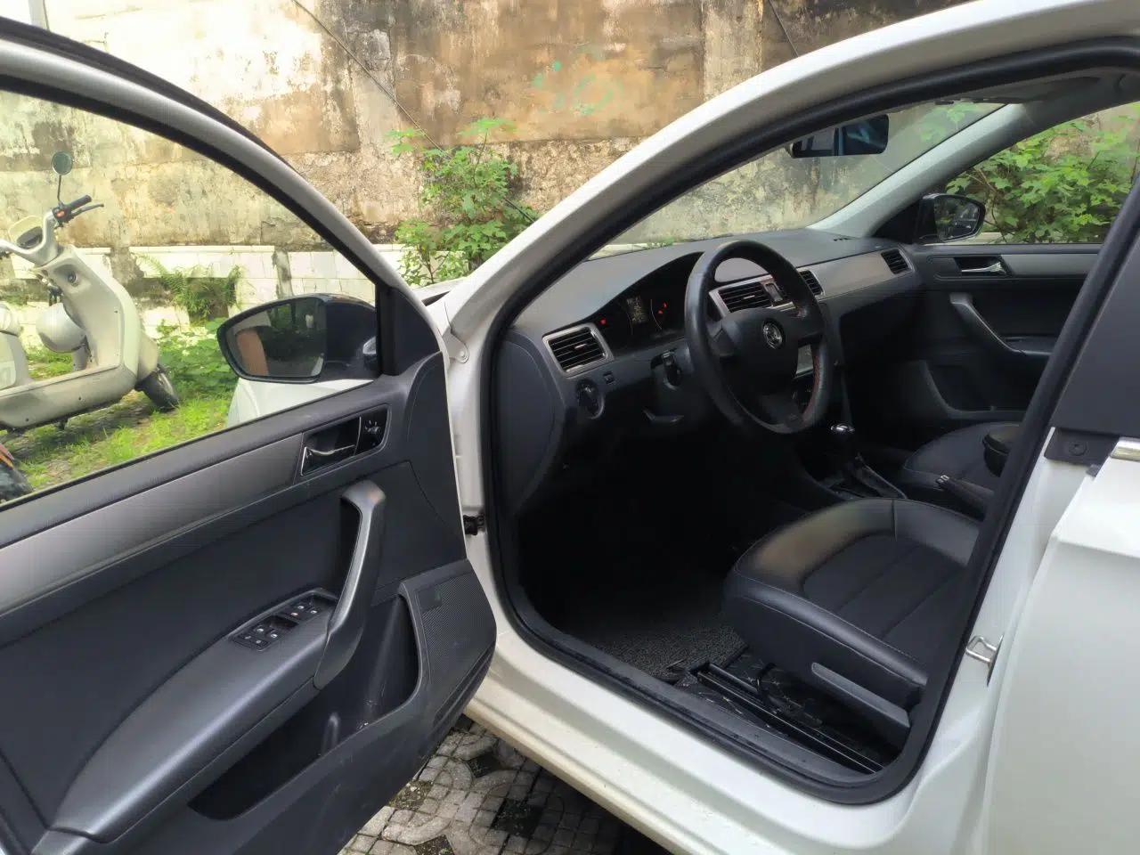 Skoda Rapid Spaceback 2014 1.6L Automatic Enjoyment Edition — миниатюра 16