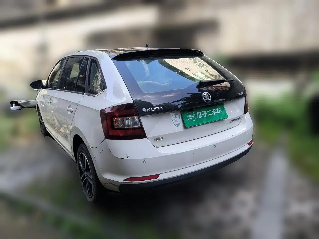 Skoda Rapid Spaceback 2014 1.6L Automatic Enjoyment Edition — миниатюра 4