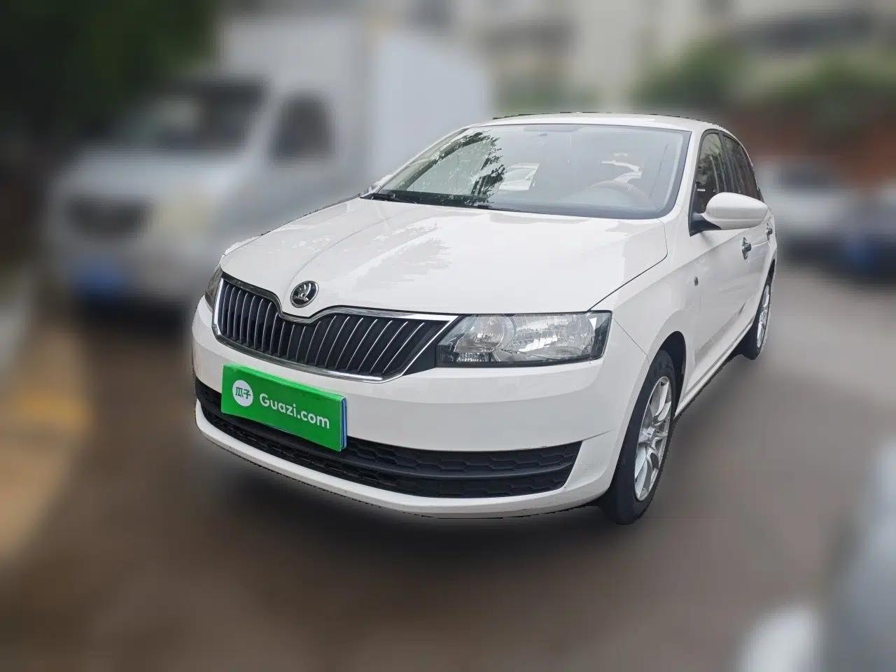 Skoda Rapid Spaceback 2014 1.4TSI DSG Enjoyment Edition — миниатюра 1