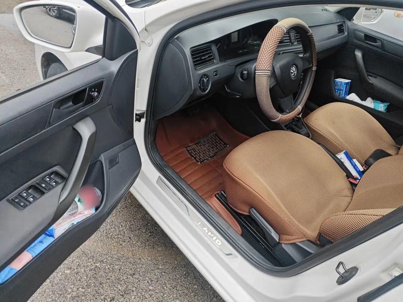 Skoda Rapid Spaceback 2014 1.4TSI DSG Enjoyment Edition — миниатюра 16