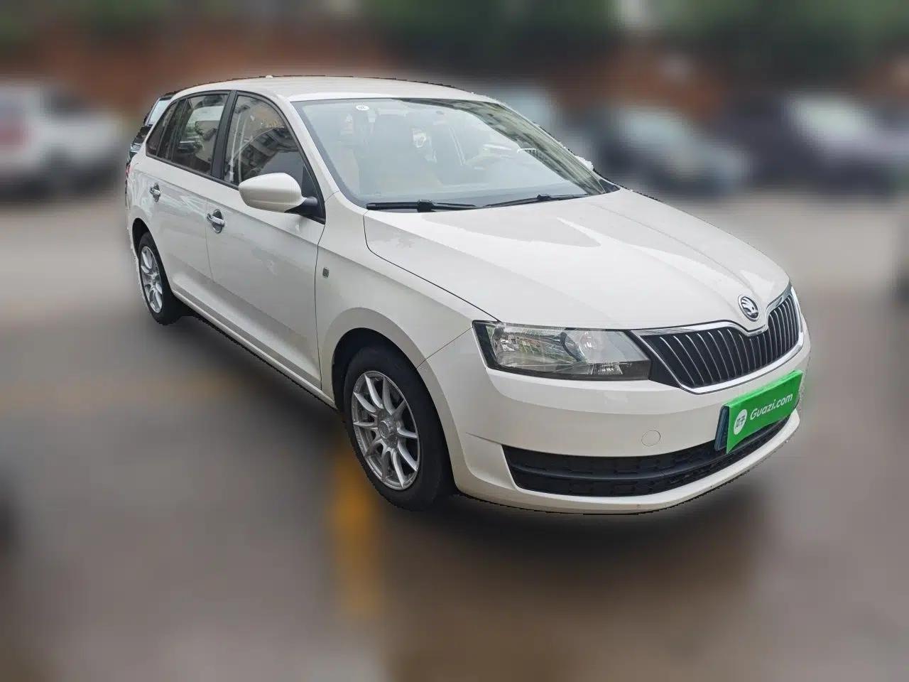 Skoda Rapid Spaceback 2014 1.4TSI DSG Enjoyment Edition — миниатюра 3