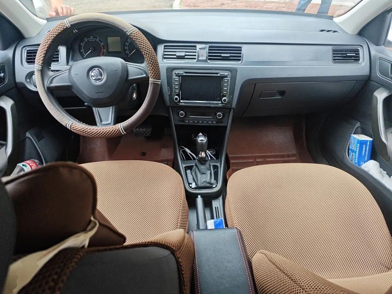Skoda Rapid Spaceback 2014 1.4TSI DSG Enjoyment Edition — миниатюра 9