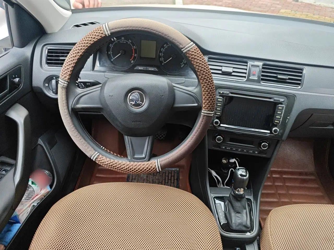 Skoda Rapid Spaceback 2014 1.4TSI DSG Enjoyment Edition — миниатюра 10
