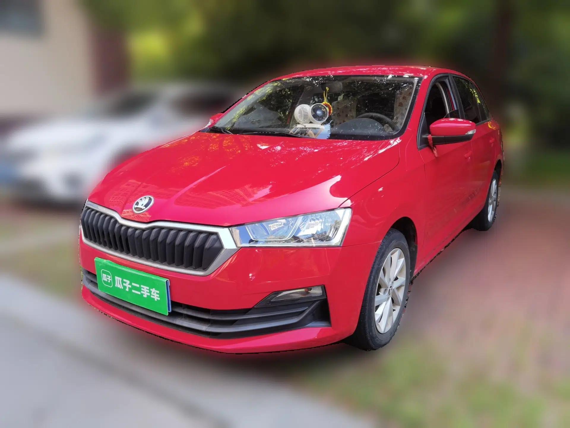 Skoda Rapid Spaceback 2020 1.5L Automatic Standard Edition — миниатюра 1