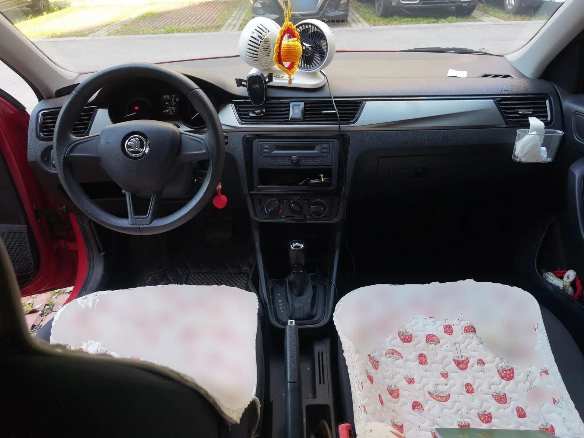 Skoda Rapid Spaceback 2020 1.5L Automatic Standard Edition — миниатюра 9