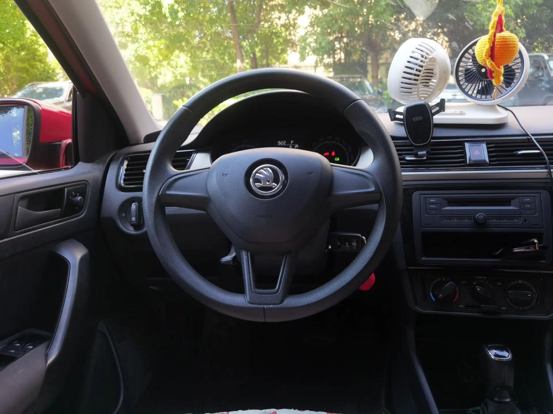 Skoda Rapid Spaceback 2020 1.5L Automatic Standard Edition — миниатюра 10