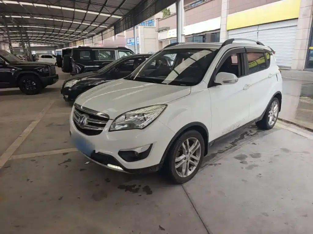 Changan CS35 2016 1.6L Manual Deluxe Edition (National V Emission Standard) — миниатюра 2