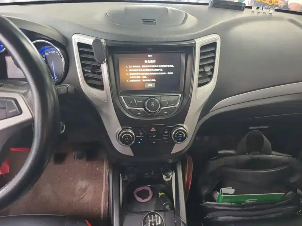 Changan CS35 2016 1.6L Manual Deluxe Edition (National V Emission Standard) — миниатюра 13