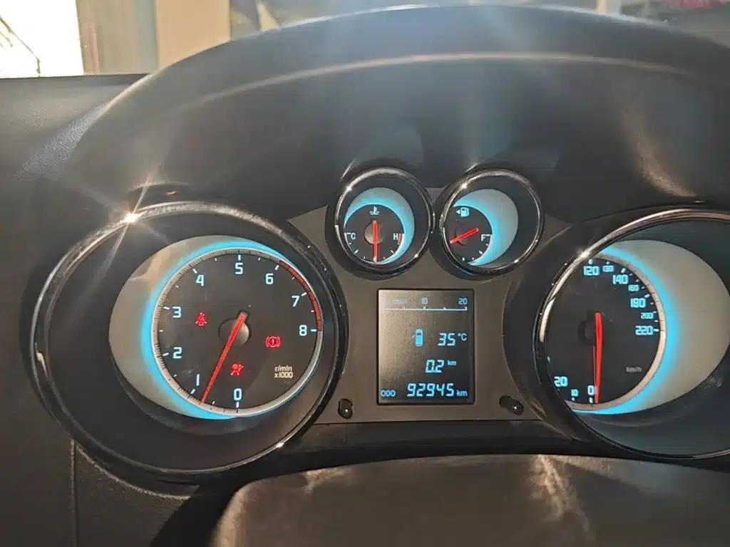 Changan CS35 2015 1.6L Manual Deluxe Edition (National IV Emission Standard) — миниатюра 12