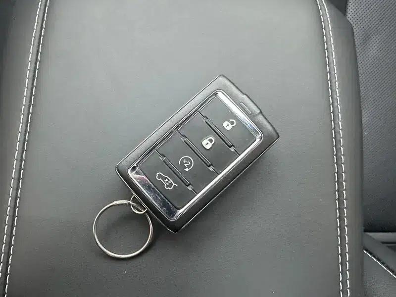 2023 Jeep Grand Cherokee 4xe (Imported) 2.0T Peak Edition — миниатюра 11