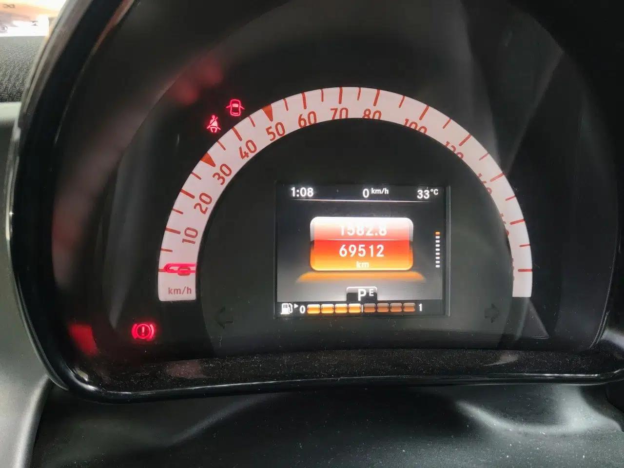 smart forfour 2016 0.9T 66 kW Pioneer Edition — миниатюра 11