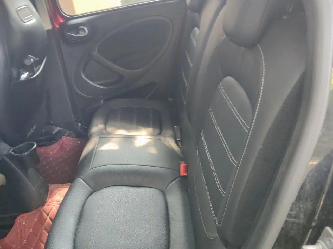 smart forfour 2016 0.9T 66 kW Pioneer Edition — миниатюра 17