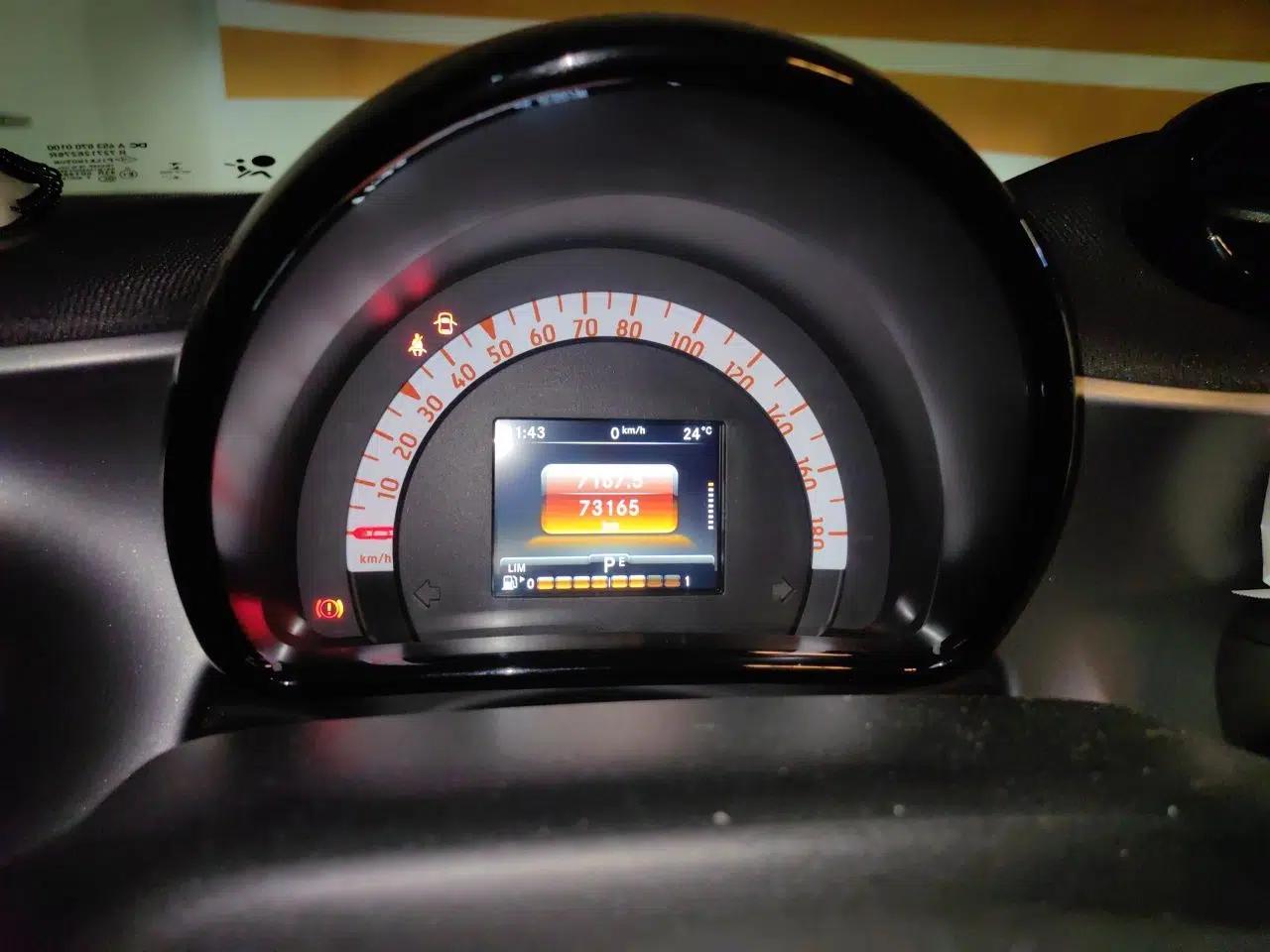 smart forfour 2016 1.0L 52 kW Passion Edition — миниатюра 11