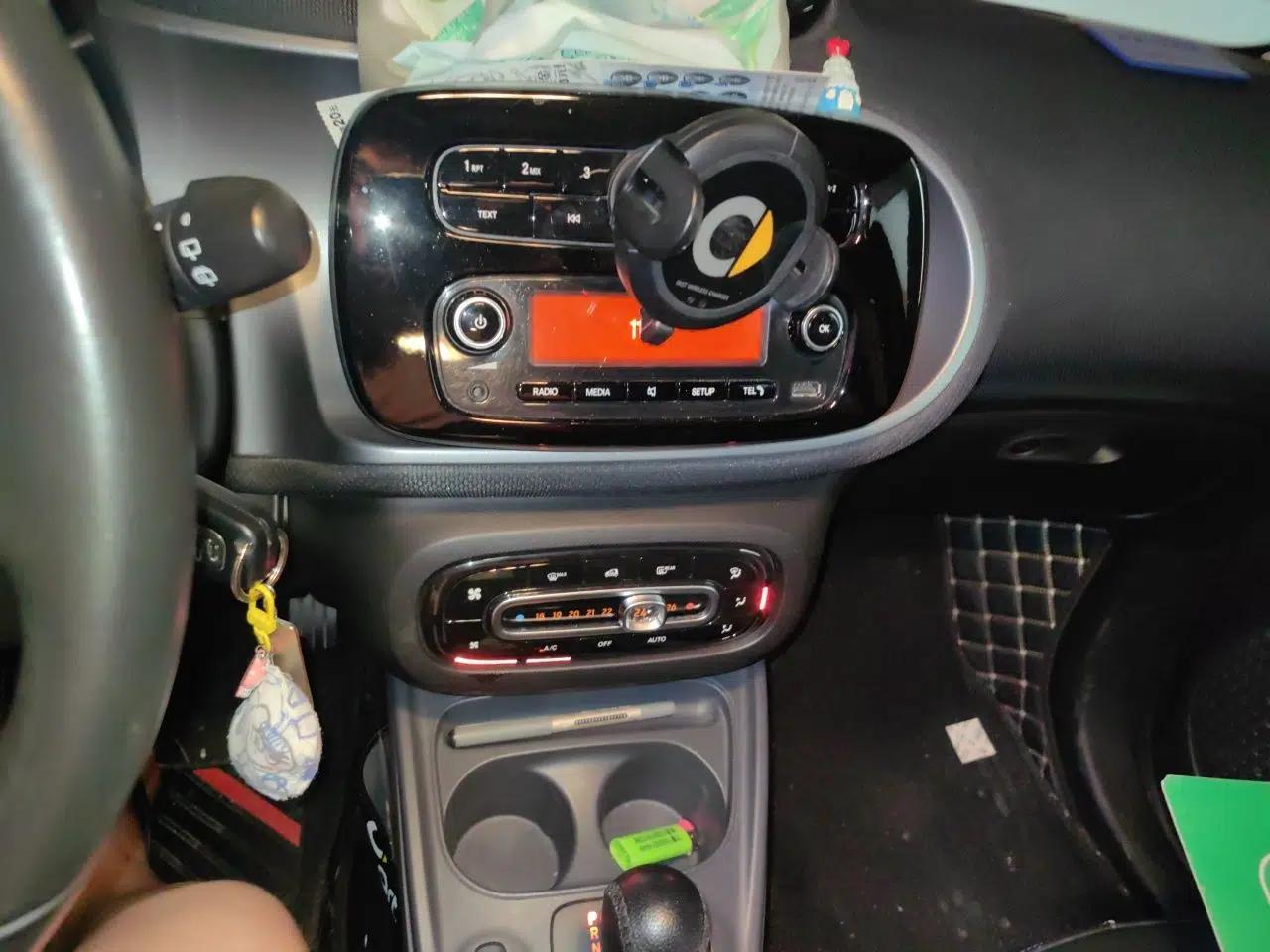 smart forfour 2016 1.0L 52 kW Passion Edition — миниатюра 13
