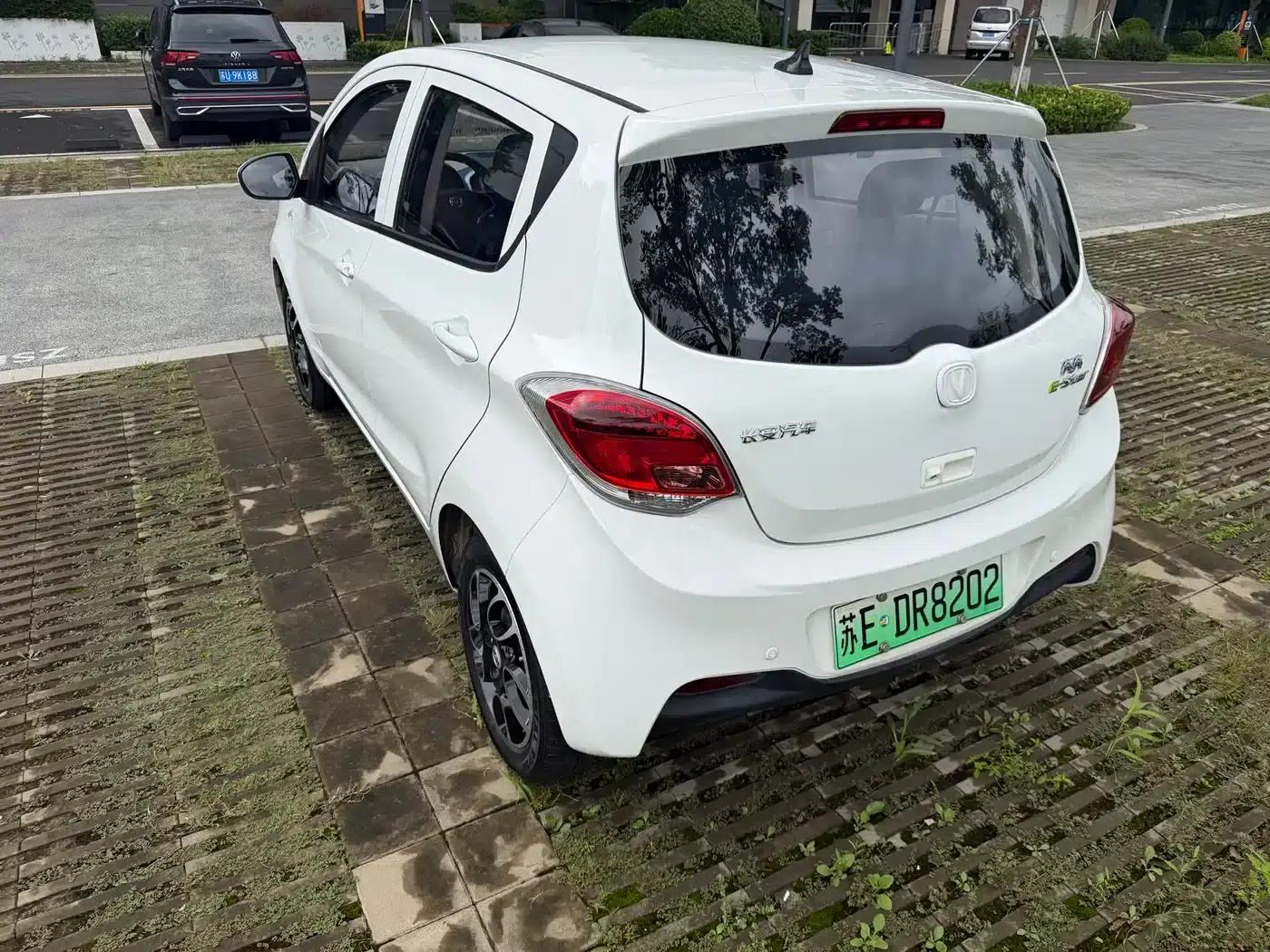 Changan Benben E-Star 2021 National Edition, Colorful Version, Lithium Iron Phosphate (31.95kWh) — миниатюра 6
