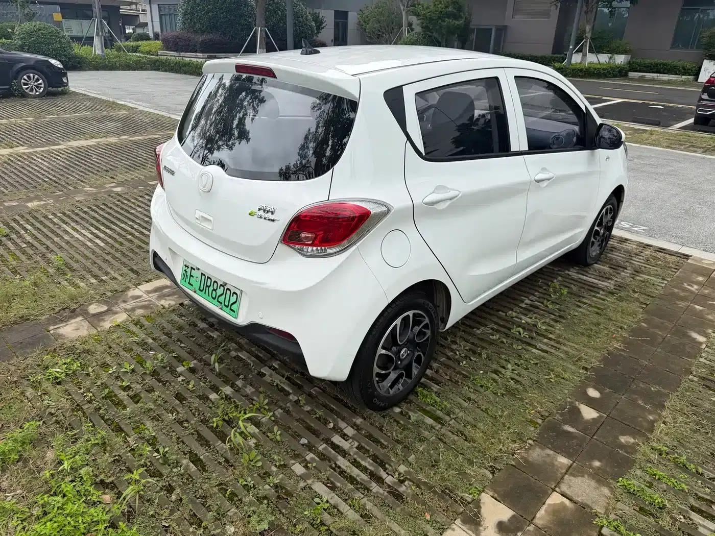 Changan Benben E-Star 2021 National Edition, Colorful Version, Lithium Iron Phosphate (31.95kWh) — миниатюра 7