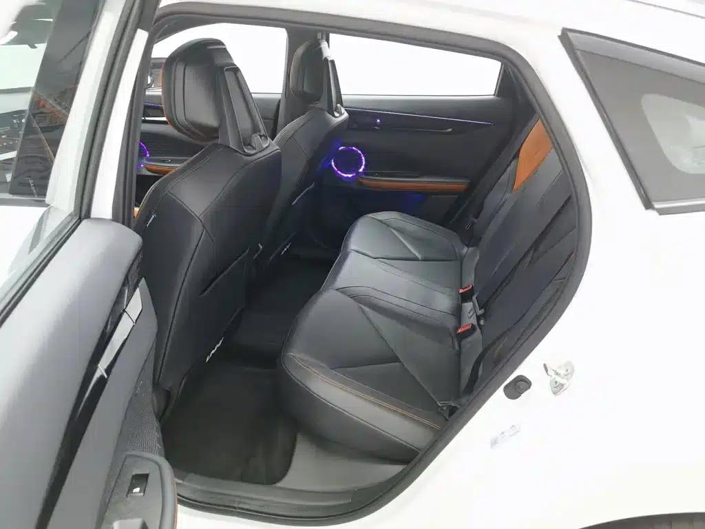 Changan UNI-V Smart Electric iDD 2023 Model, Smart Electric iDD 1.5T, 113km/h Smart Fun Edition — миниатюра 15