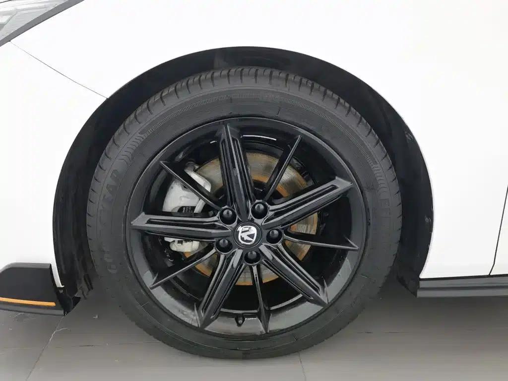 Changan UNI-V Smart Electric iDD 2023 Model, Smart Electric iDD 1.5T, 113km/h Smart Fun Edition — миниатюра 17