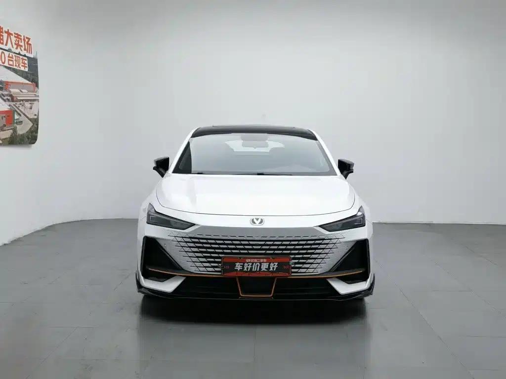 Changan UNI-V Smart Electric iDD 2023 Model, Smart Electric iDD 1.5T, 113km/h Smart Fun Edition — миниатюра 3
