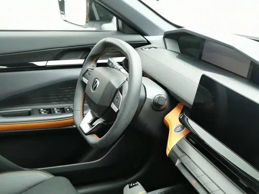 Changan UNI-V Smart Electric iDD 2023 Model, Smart Electric iDD 1.5T, 113km/h Smart Fun Edition — миниатюра 22