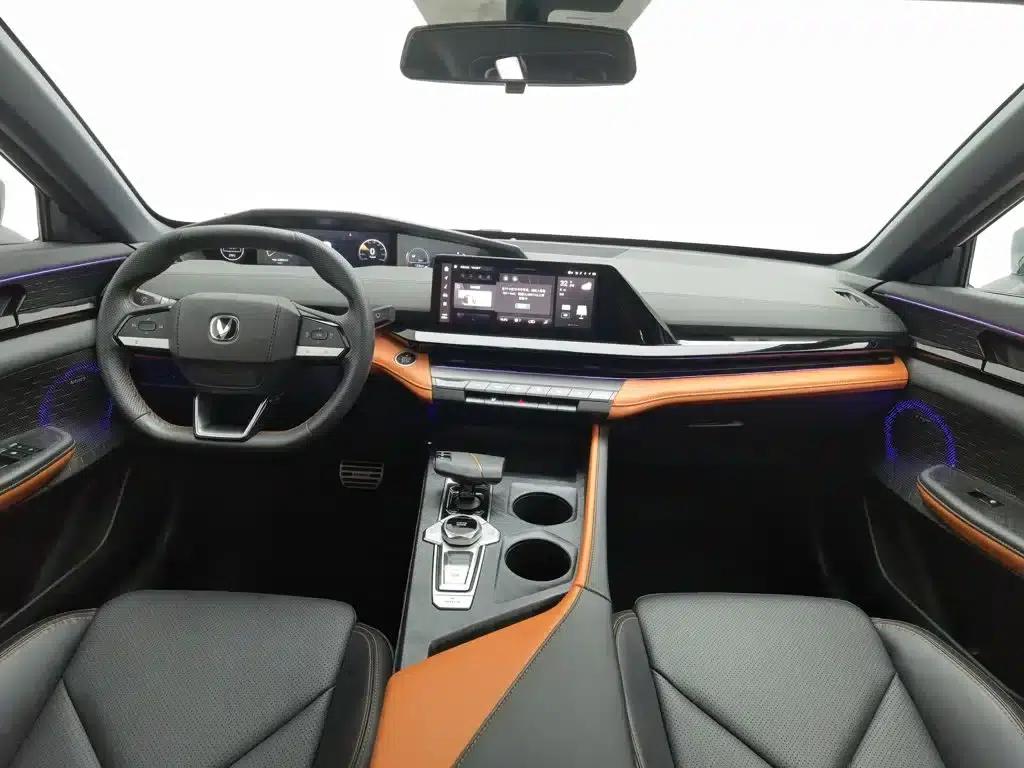 Changan UNI-V Smart Electric iDD 2023 Model, Smart Electric iDD 1.5T, 113km/h Smart Fun Edition — миниатюра 5