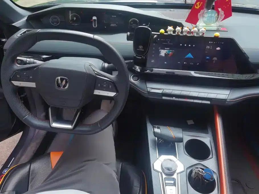 Changan UNI-V Smart Electric iDD 2023 Model, Smart Electric iDD 1.5T, 113km/h Smart Fun Edition — миниатюра 12