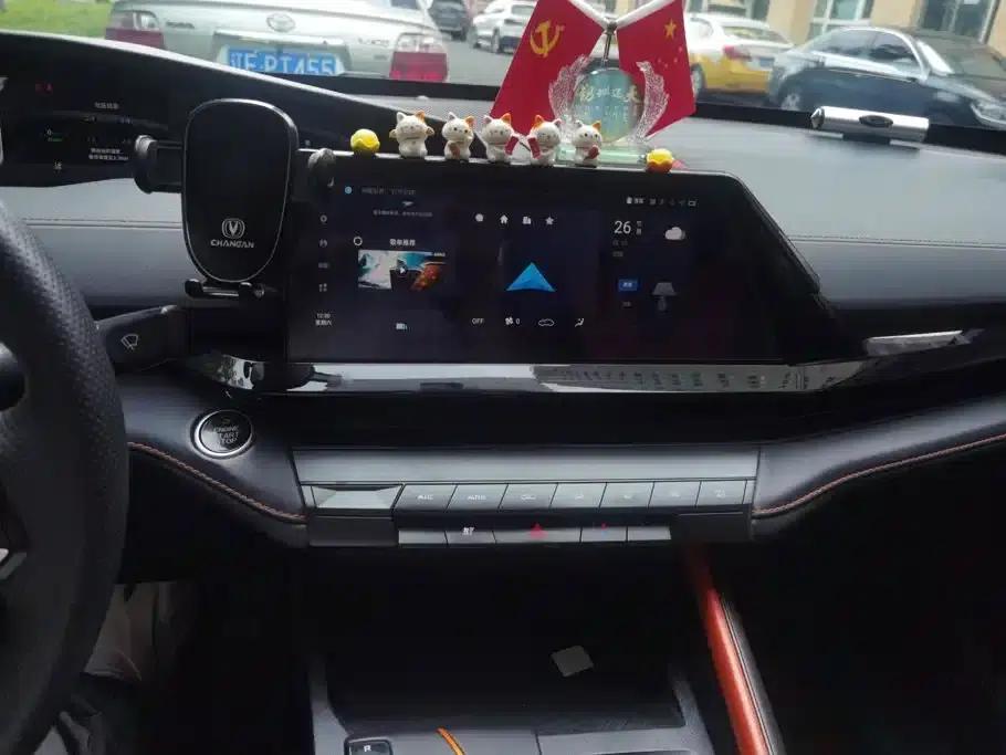 Changan UNI-V Smart Electric iDD 2023 Model, Smart Electric iDD 1.5T, 113km/h Smart Fun Edition — миниатюра 13