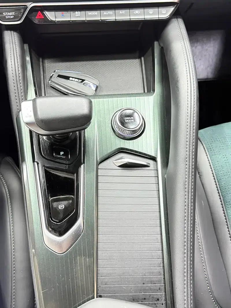 Geely Xingyue L 2021 2.0TD High-Power Automatic Four-Wheel Drive Flagship Edition — миниатюра 12