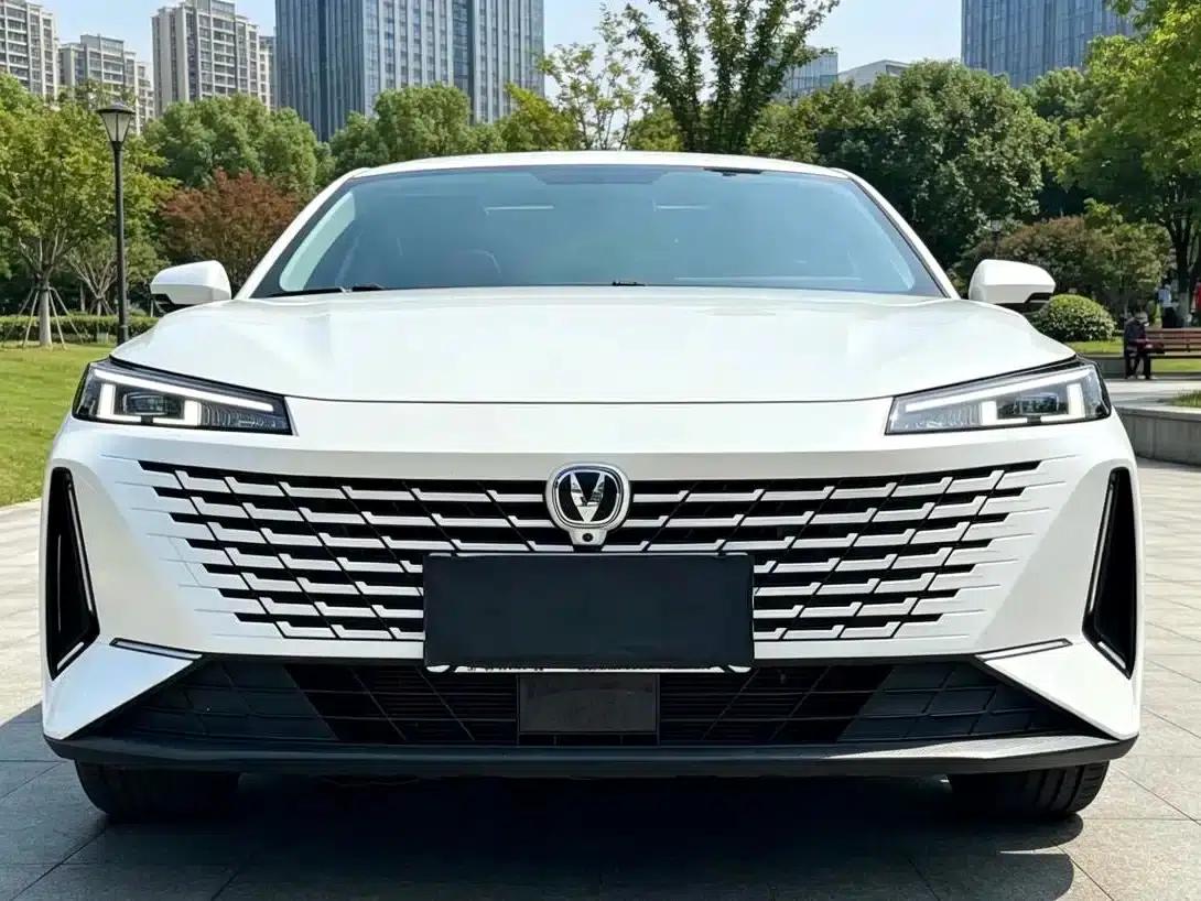 Yida 2023 Blue Whale NE 1.5T GDI DCT Premium Edition — миниатюра 2