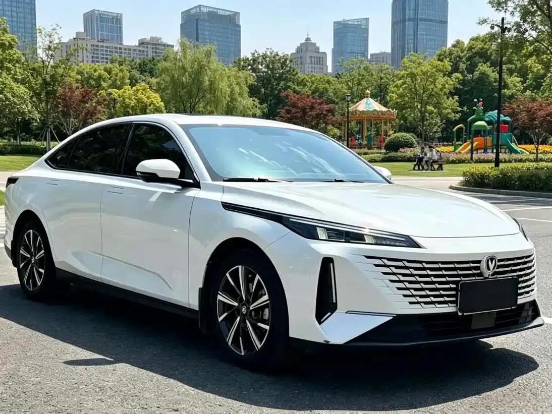 Yida 2023 Blue Whale NE 1.5T GDI DCT Premium Edition — миниатюра 3