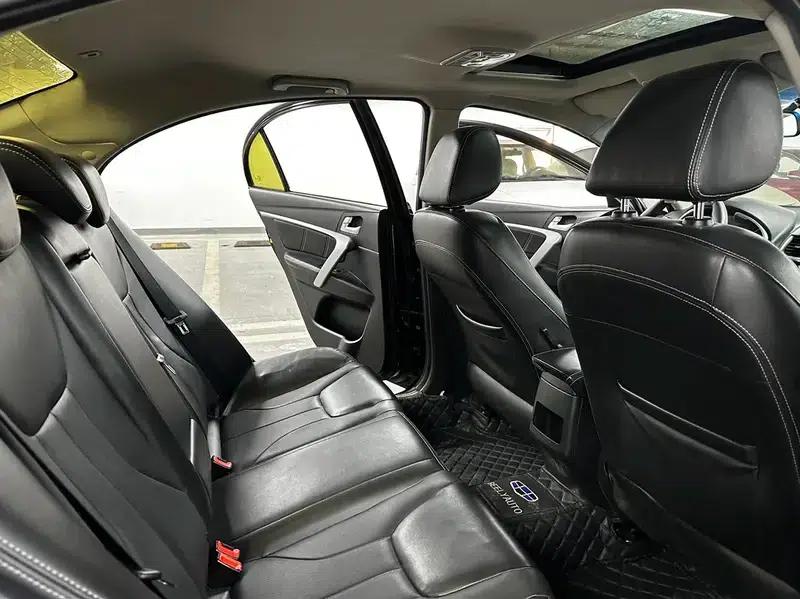 Geely Emgrand 2015 Sedan 1.3T CVT Upgrade Edition — миниатюра 12