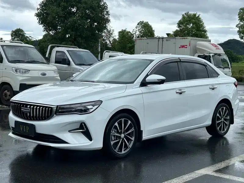 Geely Emgrand 2025 4th Generation 1.5L CVT Dragon Edition — миниатюра 1