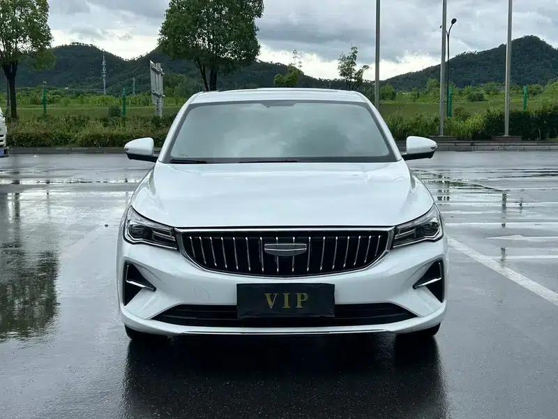 Geely Emgrand 2025 4th Generation 1.5L CVT Dragon Edition — миниатюра 2