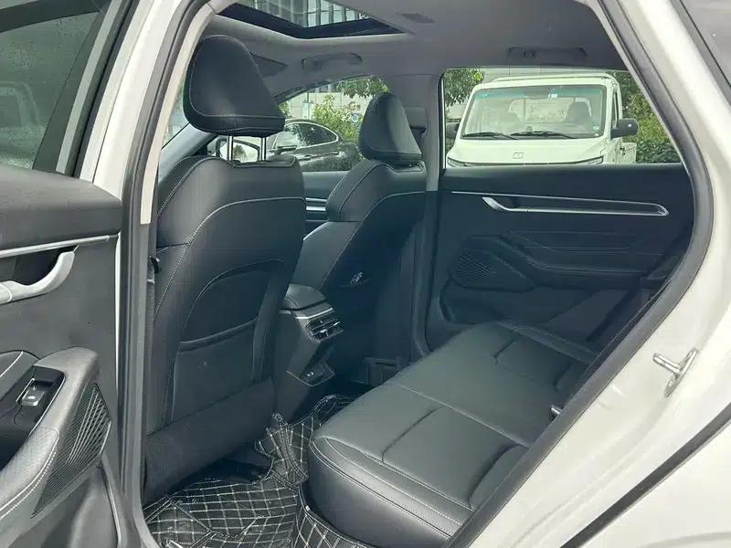 Geely Emgrand 2025 4th Generation 1.5L CVT Dragon Edition — миниатюра 11