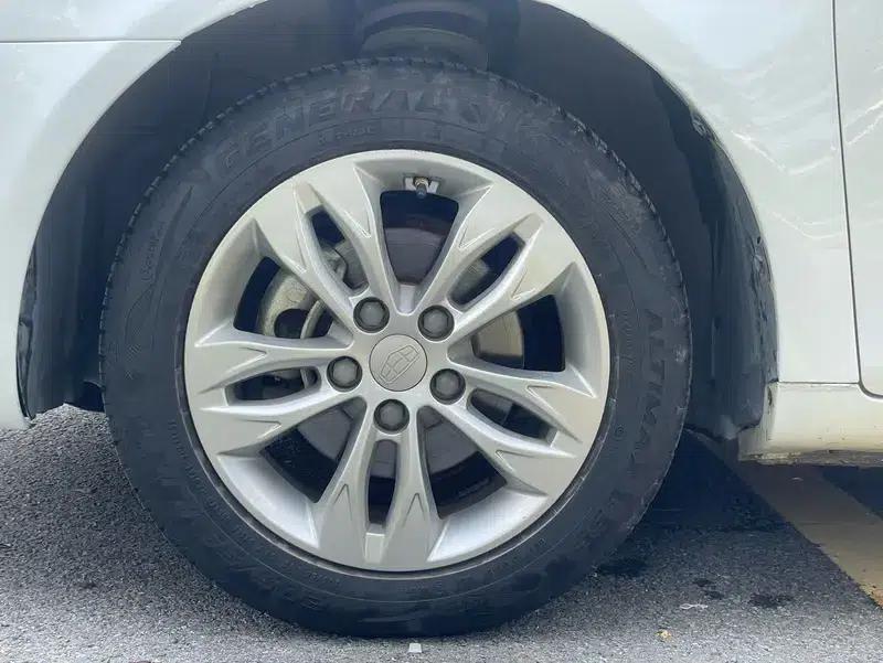 Geely Emgrand 2016 Sedan 1.5L CVT Upward Edition — миниатюра 9
