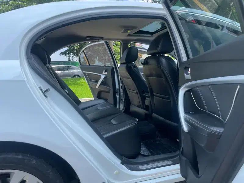 Geely Emgrand 2016 Sedan 1.5L CVT Upward Edition — миниатюра 10