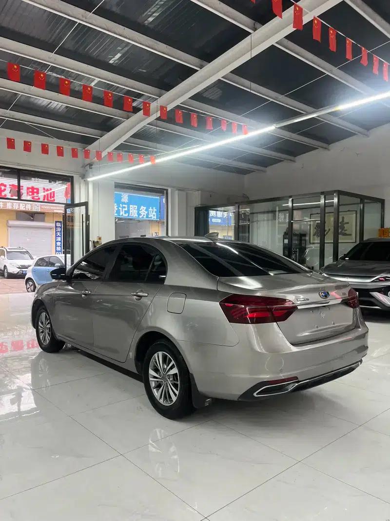 Geely Emgrand 2018 1.5L Manual Deluxe Edition — миниатюра 4