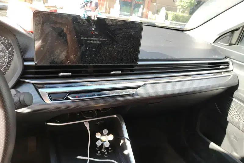 Geely Emgrand 2022 4th Generation 1.5L Manual Elite — миниатюра 12