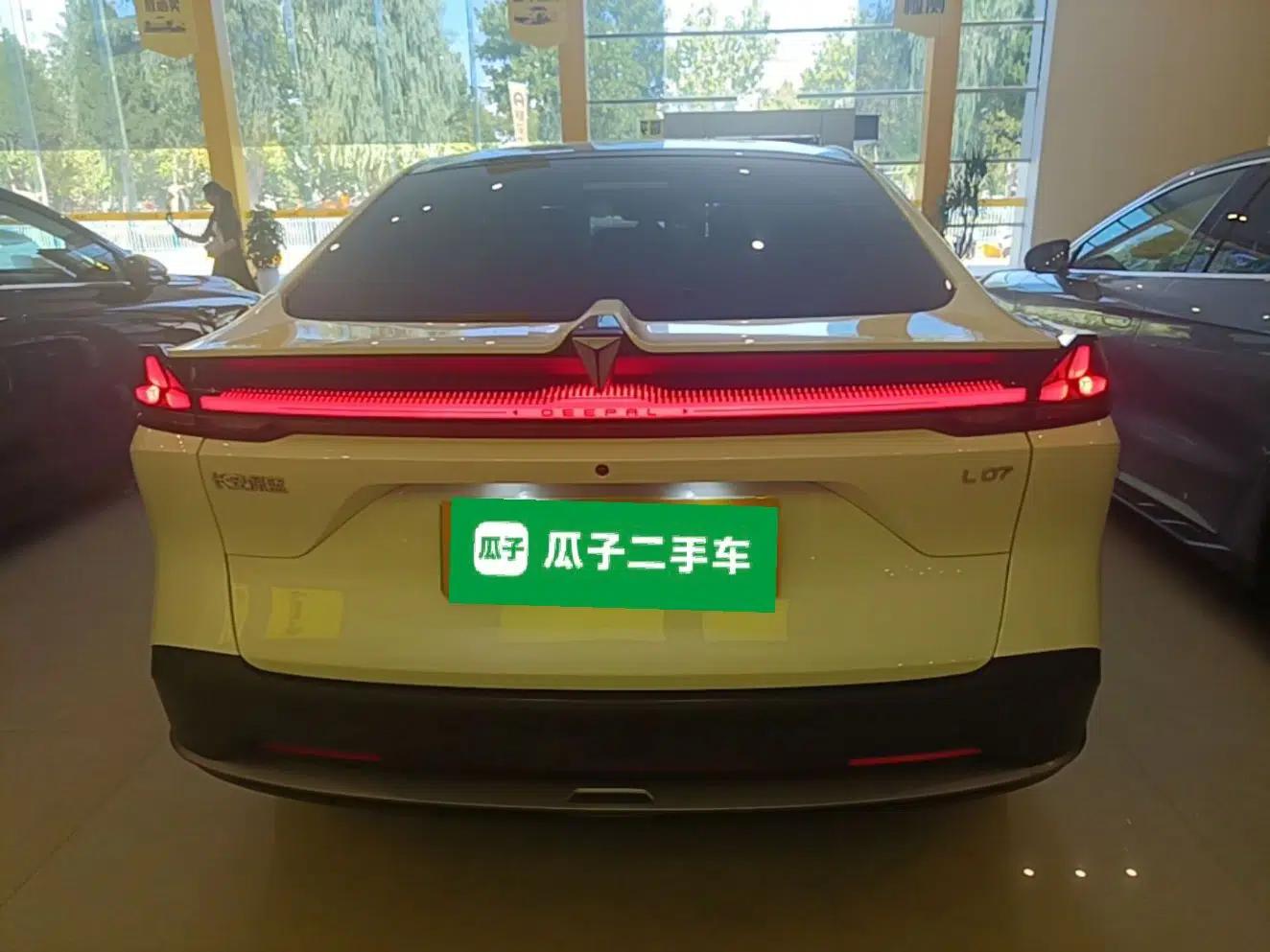 Deepal L07 2024 230Max Qiankun Intelligent Driving ADS SE Range-Extended Version — миниатюра 5