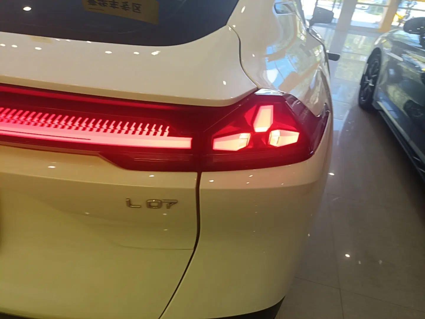 Deepal L07 2024 230Max Qiankun Intelligent Driving ADS SE Range-Extended Version — миниатюра 9