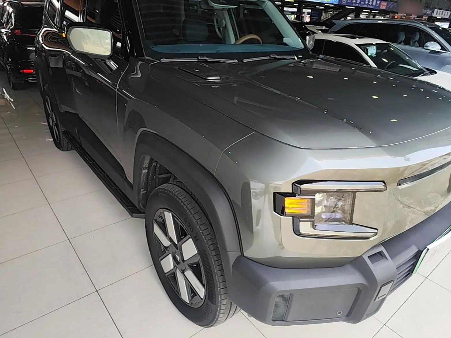 Deepal G318 2024 Four-Wheel-Drive Air Suspension Model — миниатюра 12