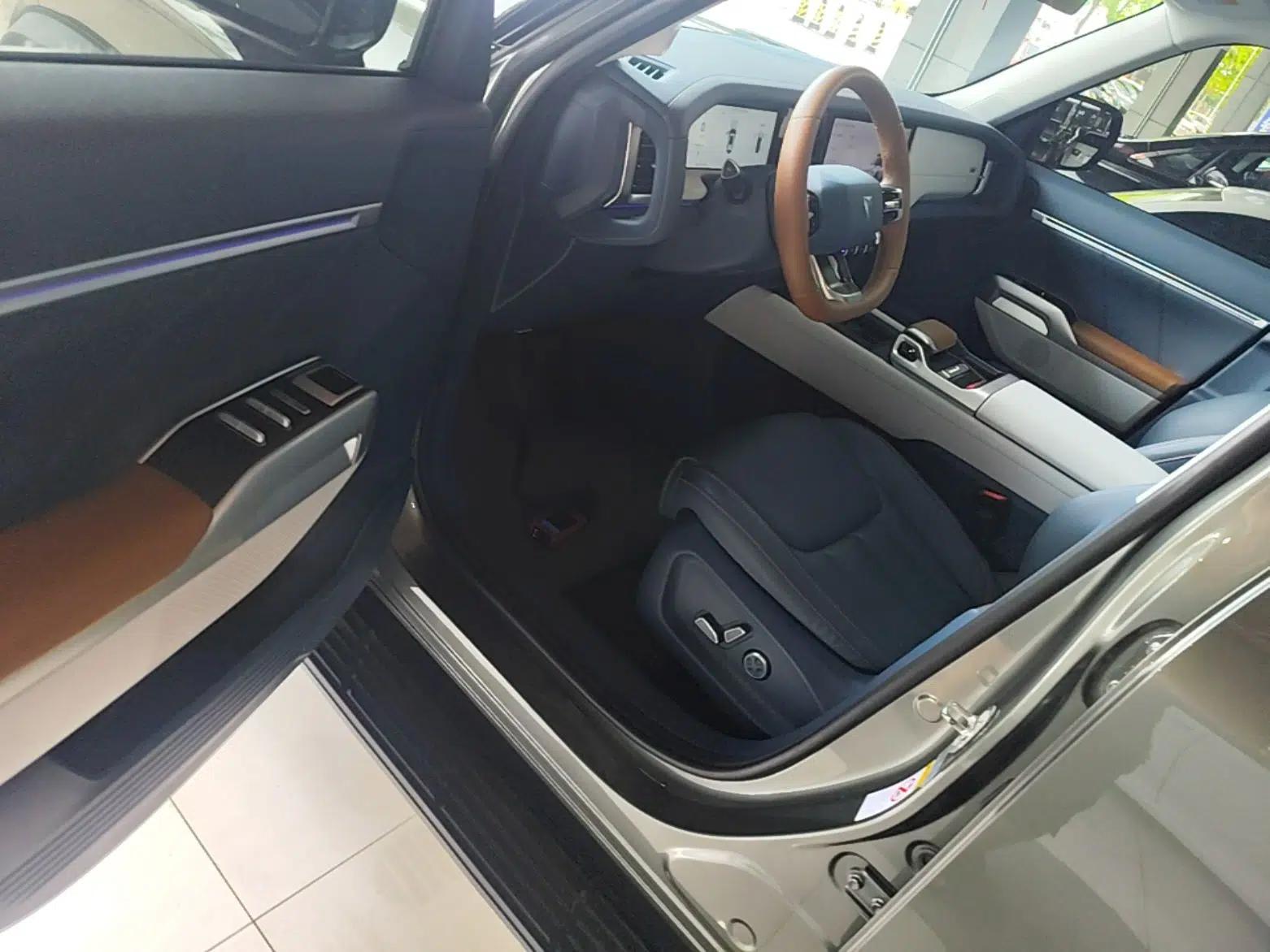 Deepal G318 2024 Four-Wheel-Drive Air Suspension Model — миниатюра 23