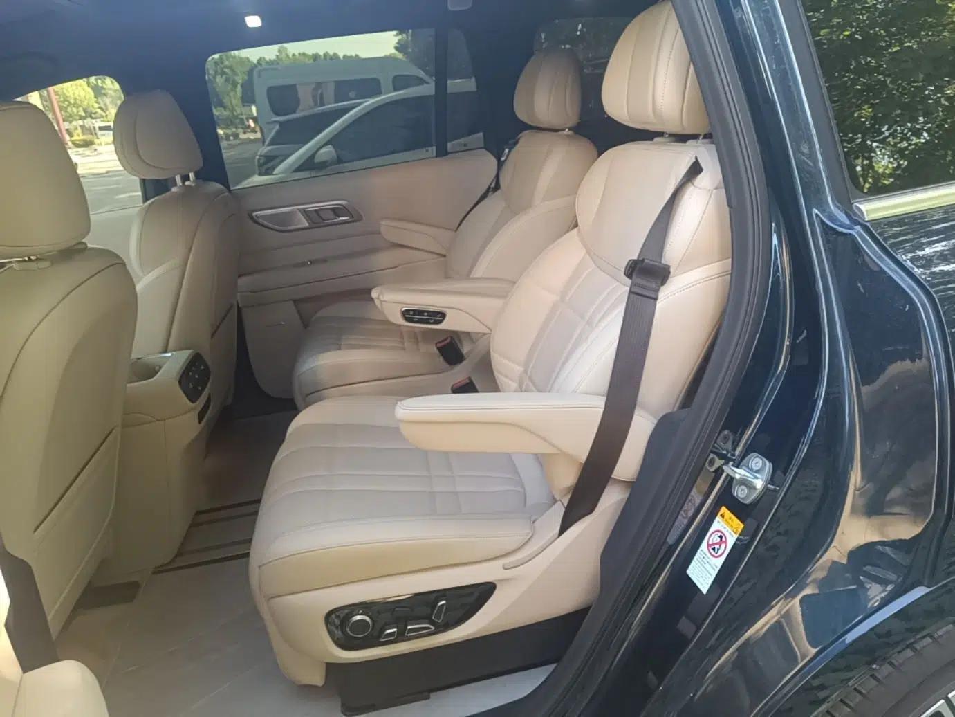 Deepal S09 2025 Four-Wheel Drive Ultra+ Custom Edition — миниатюра 20