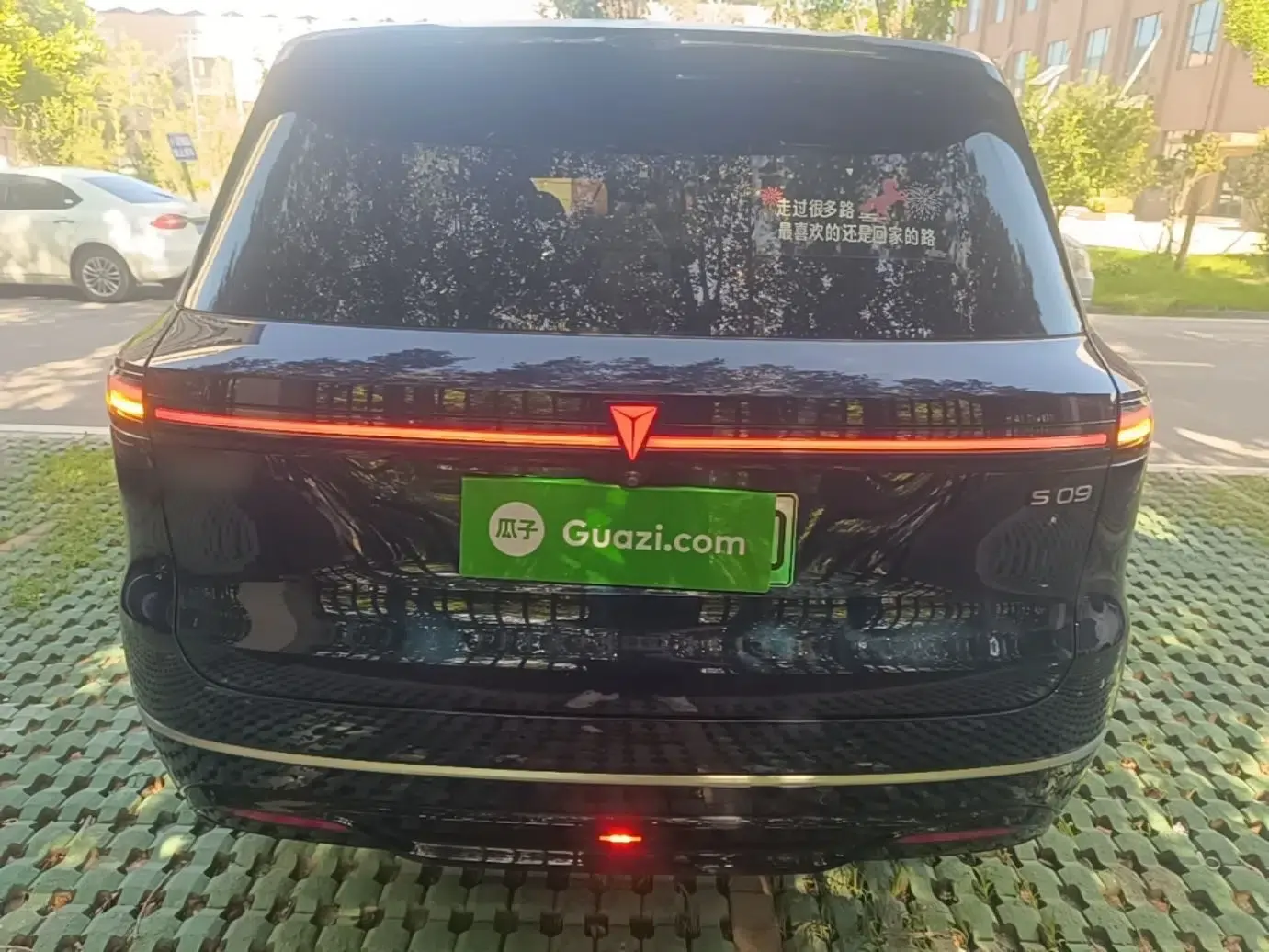 Deepal S09 2025 Four-Wheel Drive Ultra+ Custom Edition — миниатюра 5