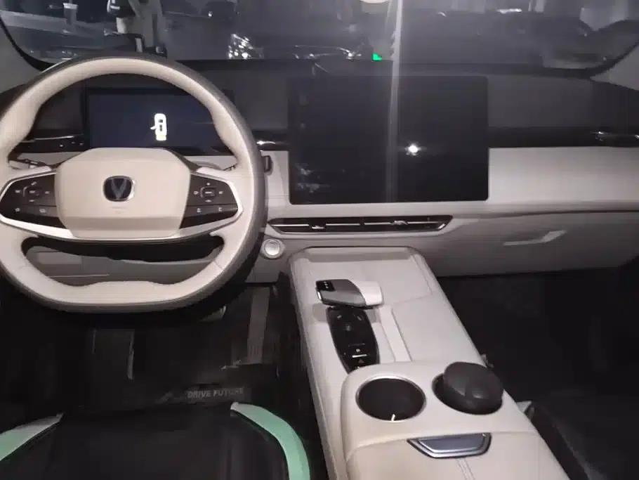 Changan UNI-Z New Energy 2024 Blue Whale Smart Electric iDD 125km Superior Edition — миниатюра 12