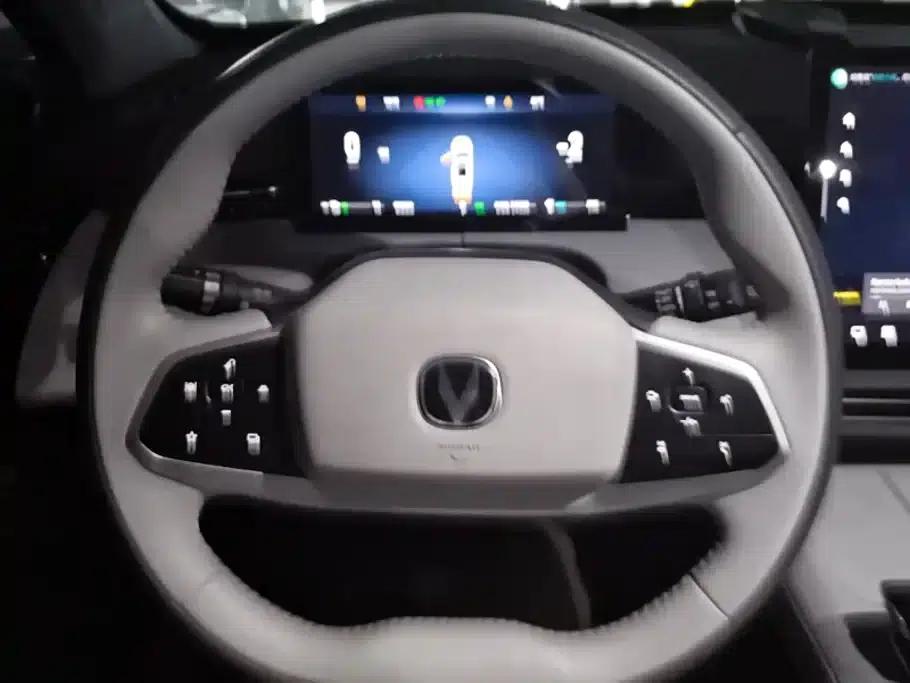 Changan UNI-Z New Energy 2024 Blue Whale Smart Electric iDD 125km Superior Edition — миниатюра 15