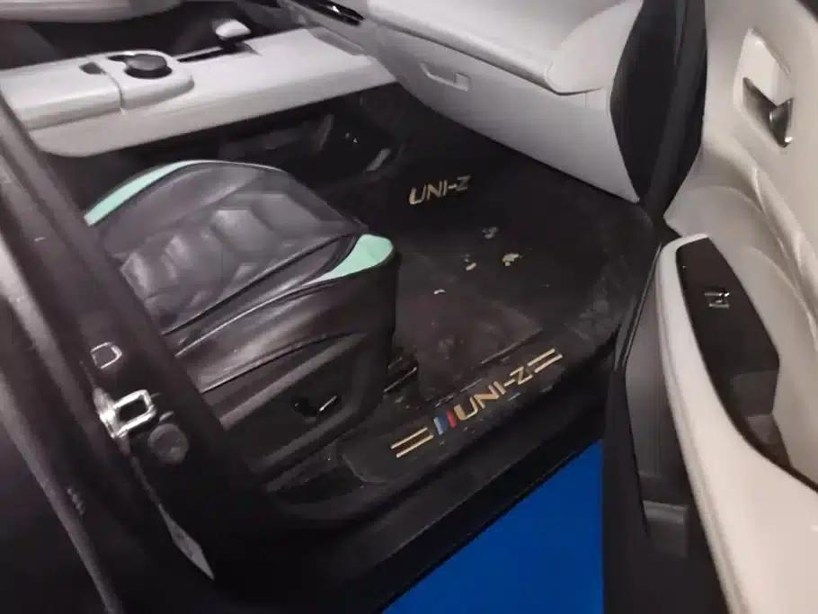 Changan UNI-Z New Energy 2024 Blue Whale Smart Electric iDD 125km Superior Edition — миниатюра 8